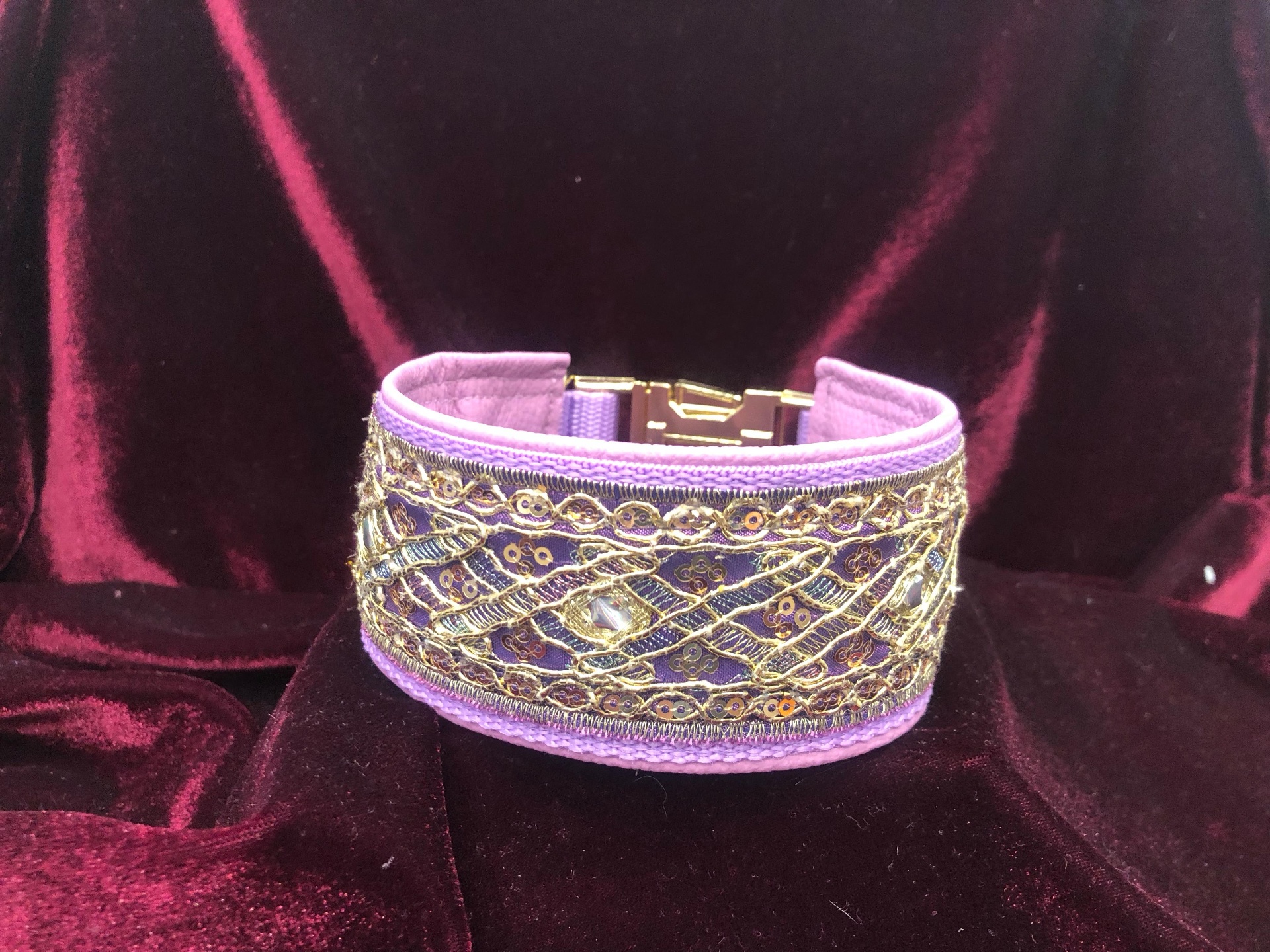 Vintage Lila-Gold